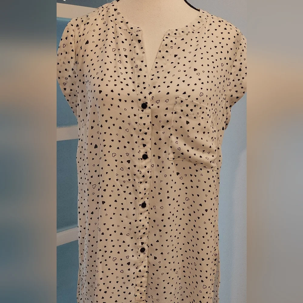 DR2 Polka Dot Blouse - Picture 2 of 8